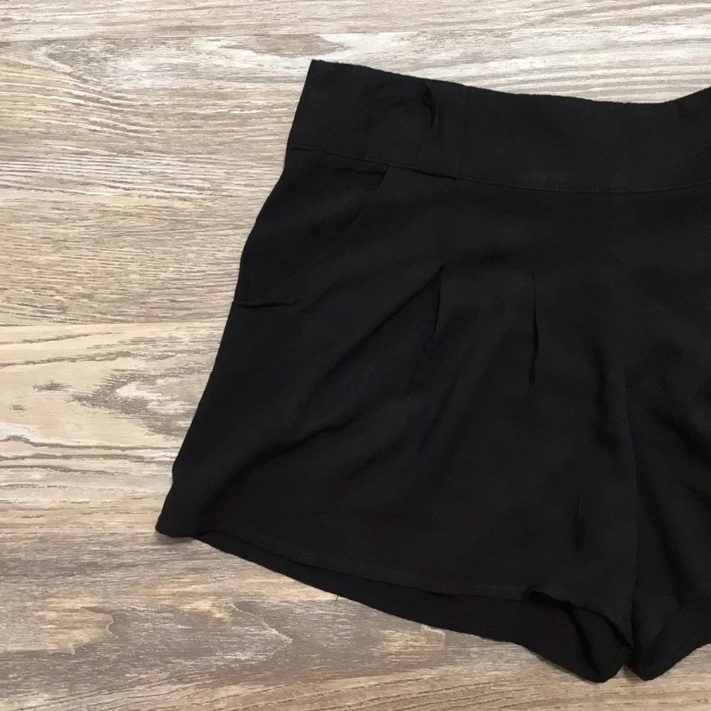 A. Byer Black Side Zip High Rise Pleated Dress Shorts 9